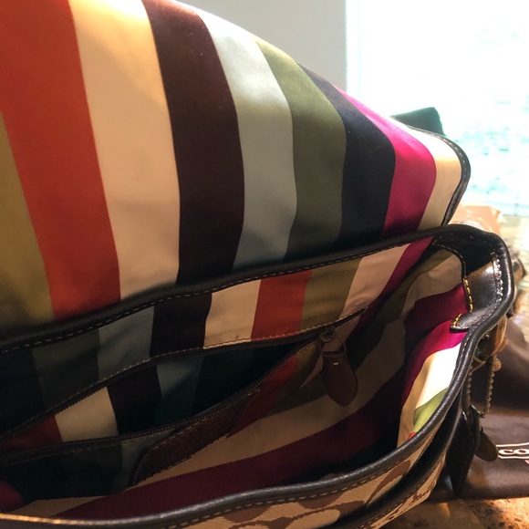 Coach - Picture 4 of 4